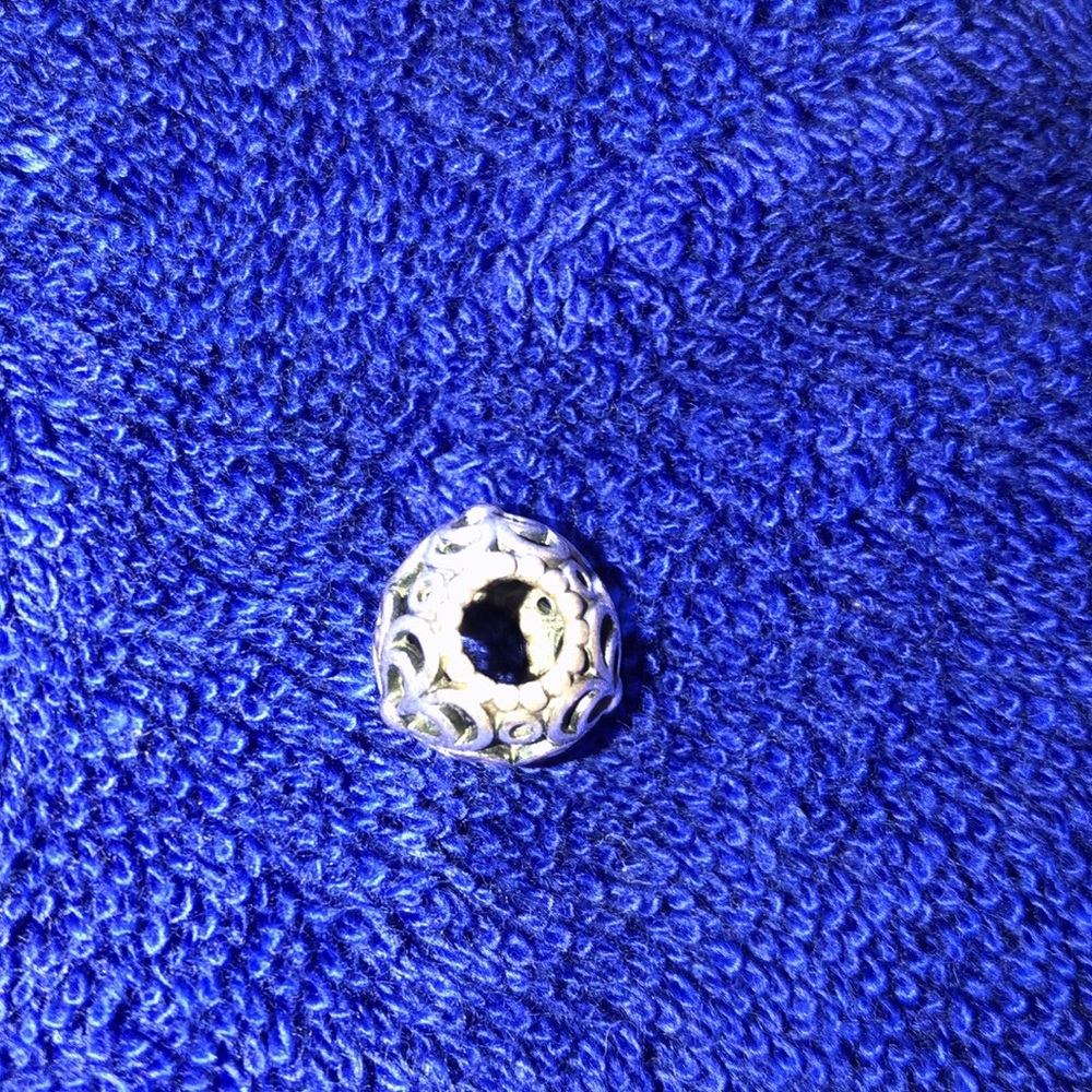 💯 % Authentic Pandora charm - Picture 2 of 4